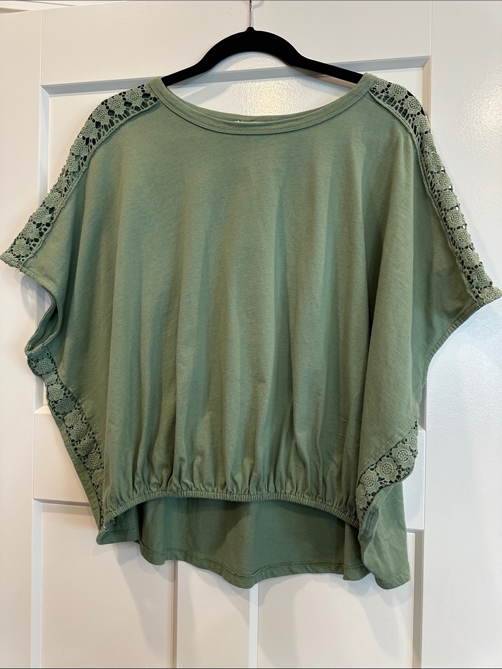 Easel Sage Green Lace-Trim High-Low Top, Size S